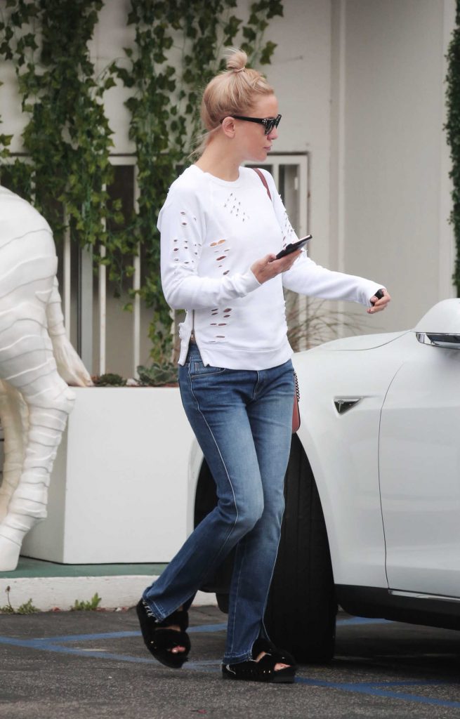Kate Hudson Leaves a Medical Spa in Brentwood-4