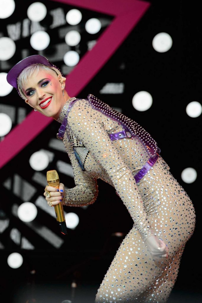 Katy Perry Performs at Glastonbury Music Festival at Worthy Farm in Mendip-2