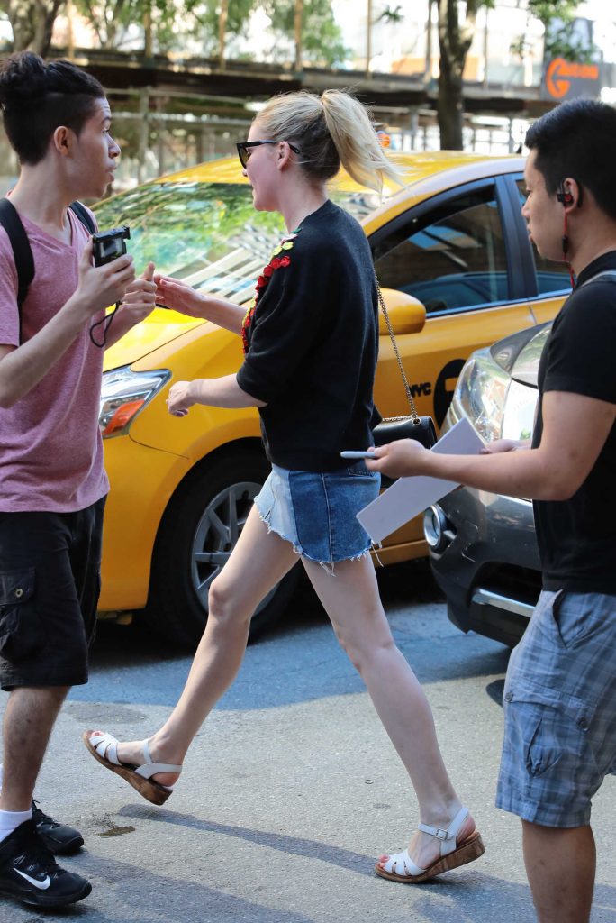 Kirsten Dunst Was Seen Out in New York City-4