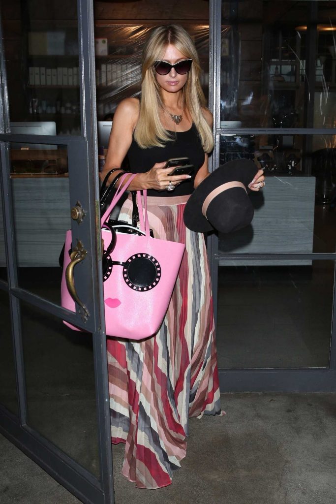 Paris Hilton Leaves a Meche Salon in Los Angeles-3