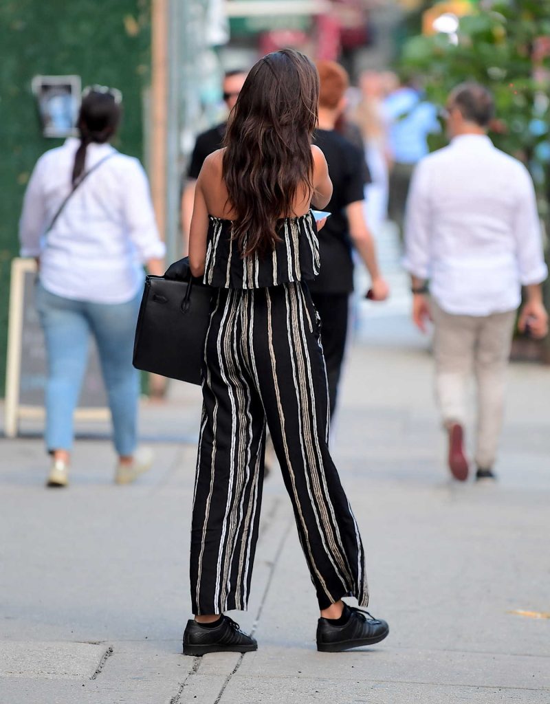 Sara Sampaio Was Seen Out in New York City-4