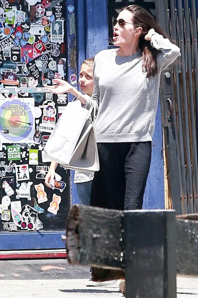 Angelina Jolie Goes Shopping in LA-5