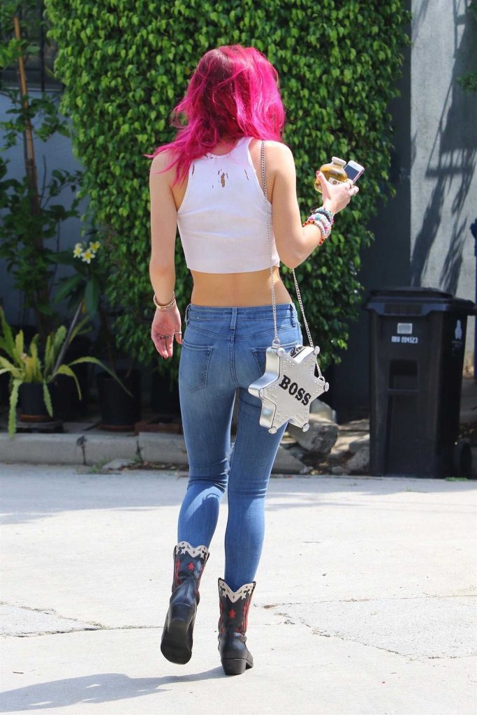 Bella Thorne Arrives to a Photo Shoot in Pasadena-4