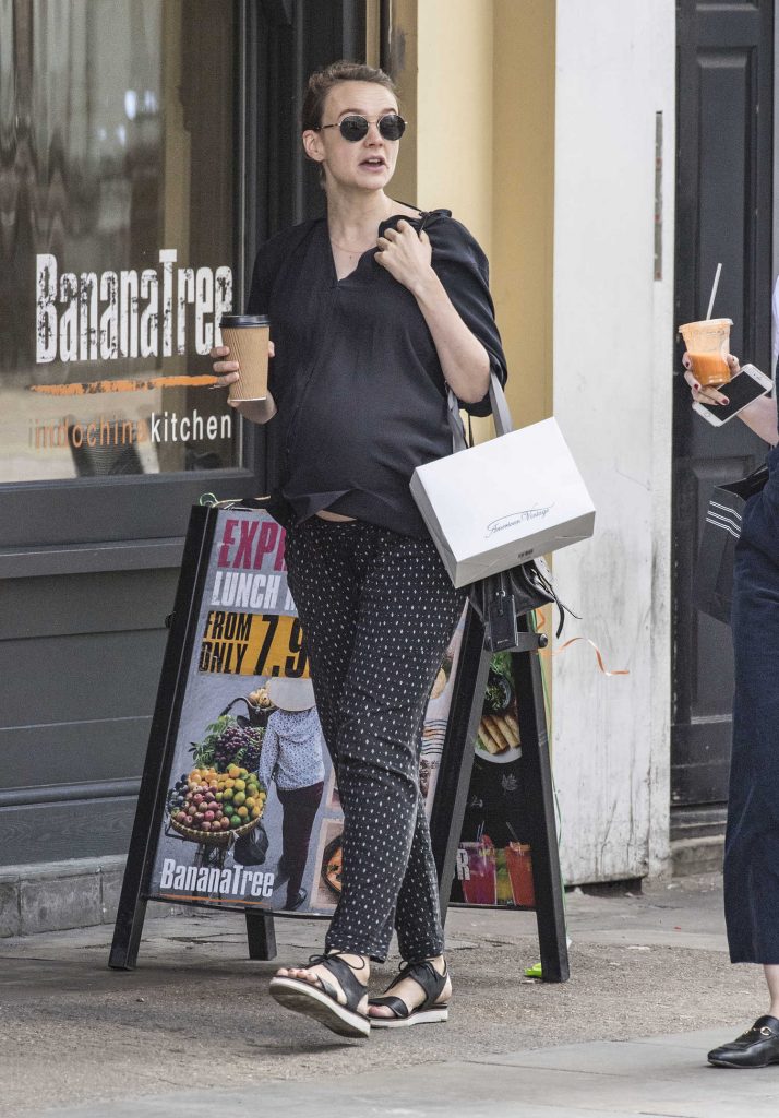Carey Mulligan Out Shopping in Notting Hill-1