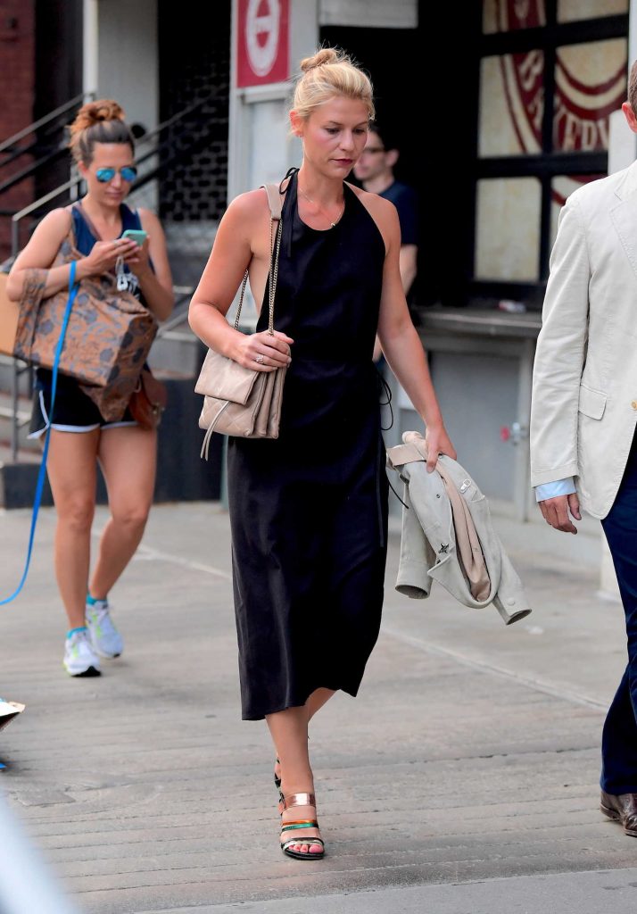 Claire Danes Was Seen Out in New York-2