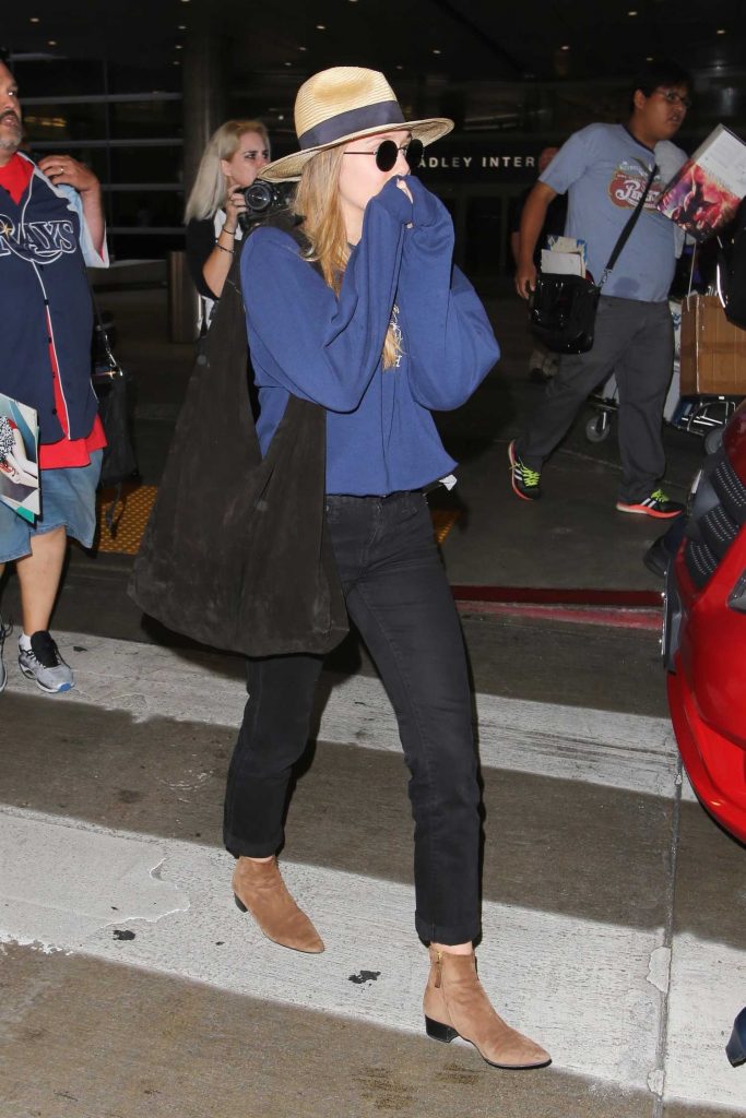 Elizabeth Olsen Was Spotted at LAX Airport in LA-3