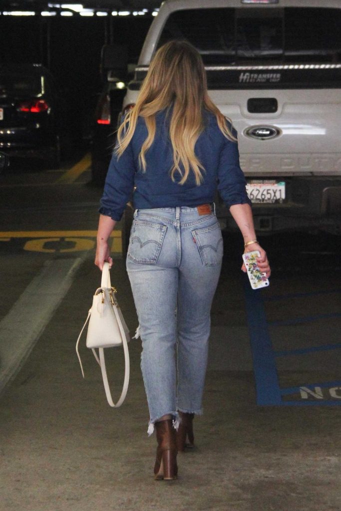 Hilary Duff Was Seen Out for a Solo Stroll in Beverly Hills-5