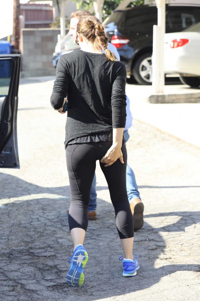 Jennifer Garner Leaves Her Workout in Los Angeles-4