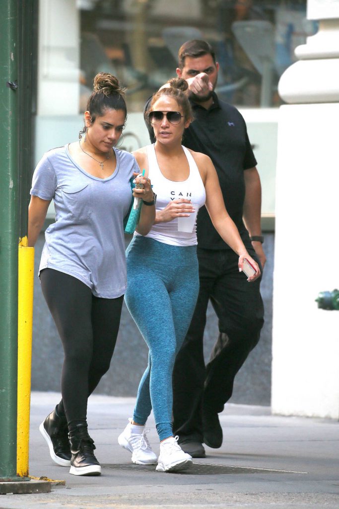 Jennifer Lopez Was Seen After Her Morning Workout in Los Angeles-3