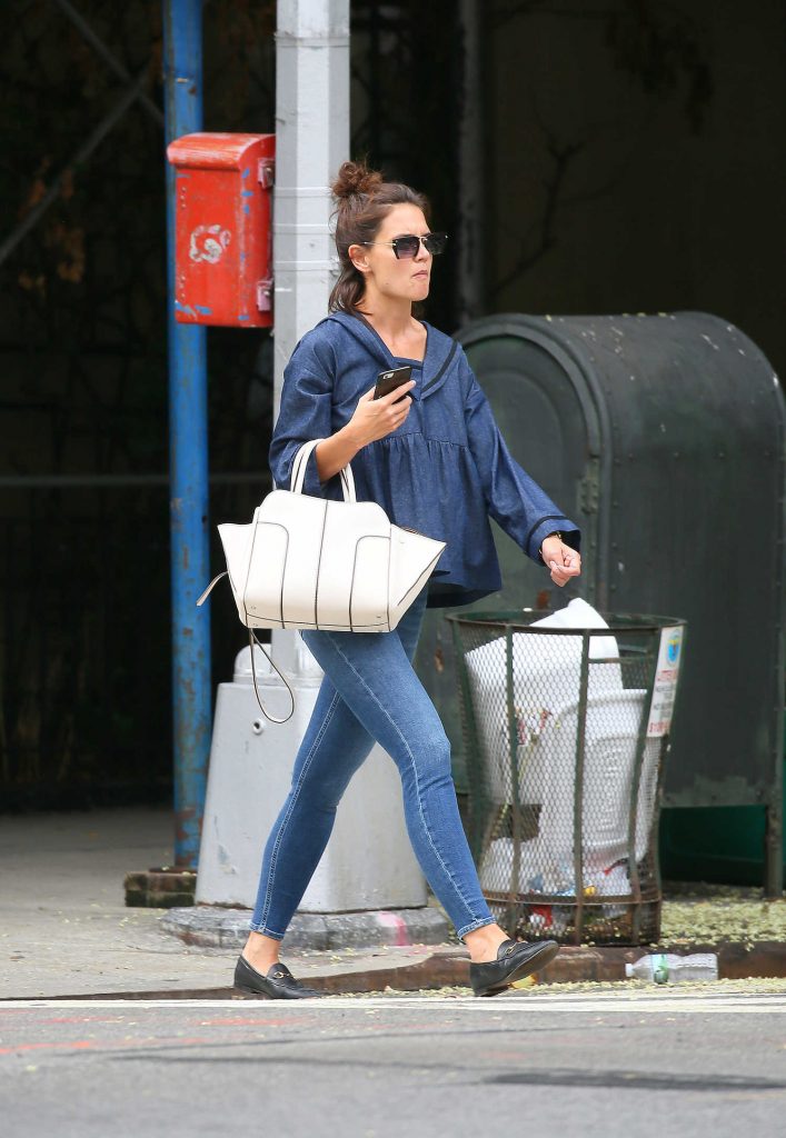 Katie Holmes Wears Denim Out in New York City-3