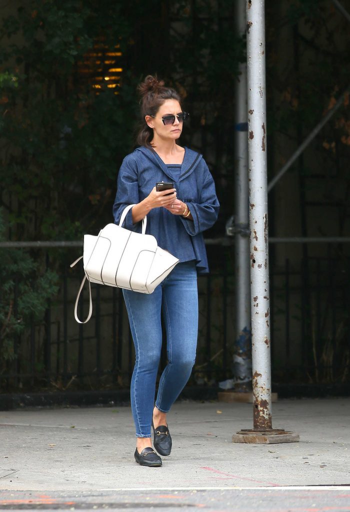 Katie Holmes Wears Denim Out in New York City-4