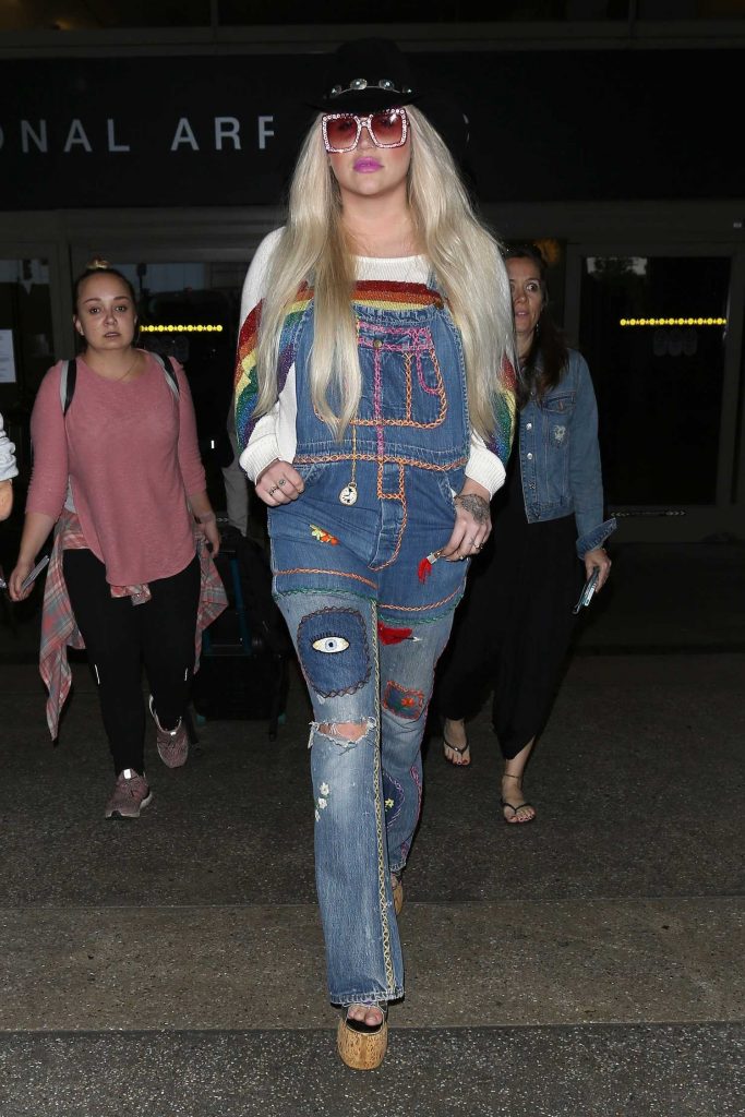 Kesha Lands at LAX Airport in Los Angeles-2