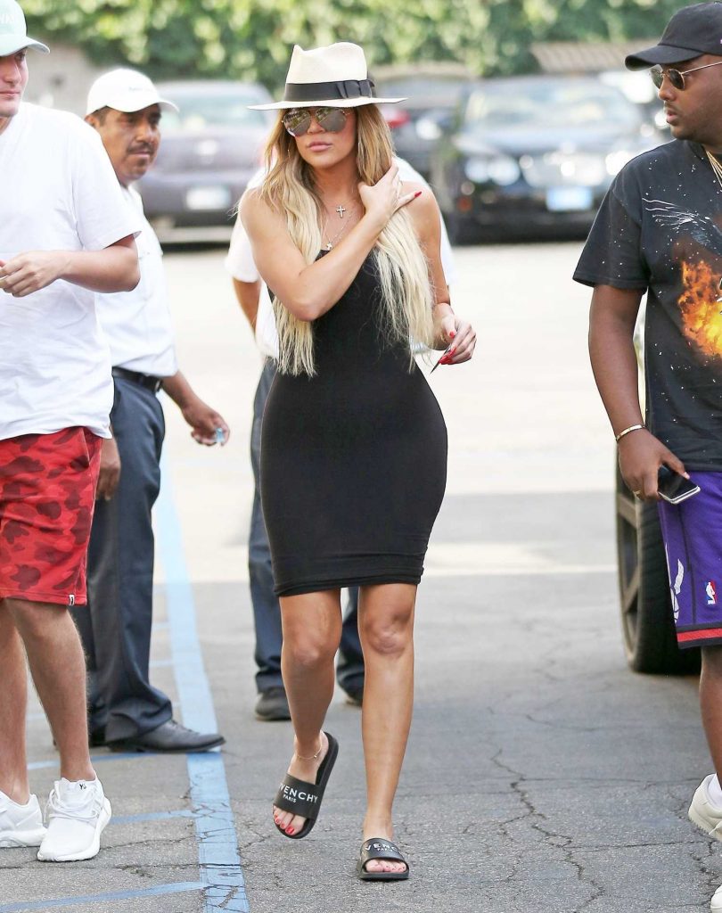 Khloe Kardashian Was Seen at Benihana in Los Angeles-1