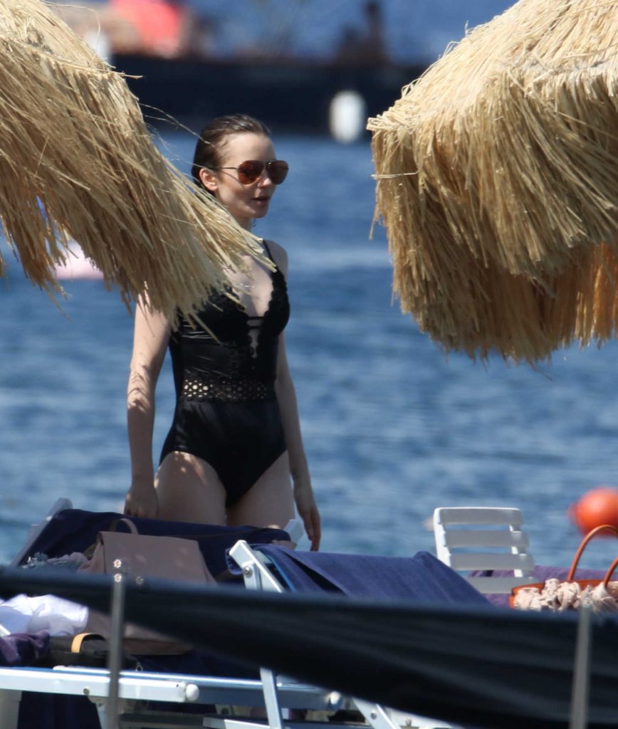 Lily Collins Was Spotted at the Beach in Ischia-2