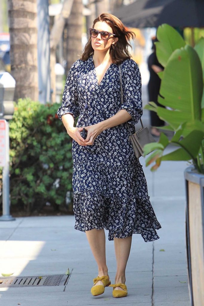 Mandy Moore Leaves a Nail Salon in Beverly Hills-1