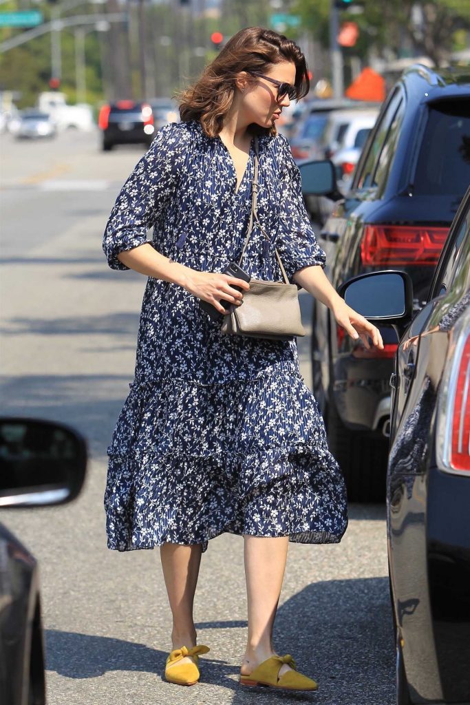 Mandy Moore Leaves a Nail Salon in Beverly Hills-5