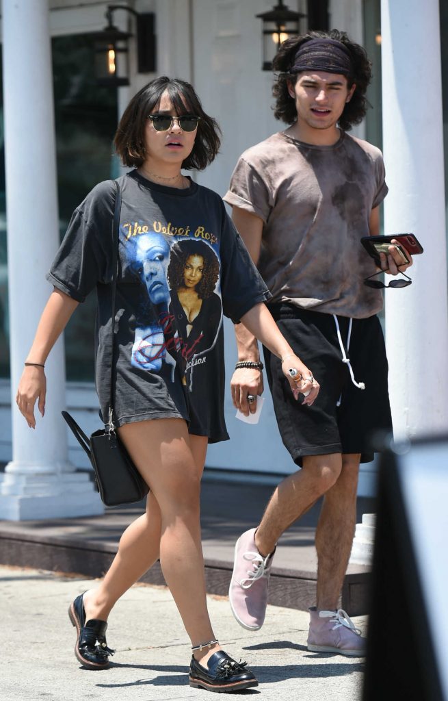Stella Hudgens Goes to a Lunch With a Friend in Los Angeles-1