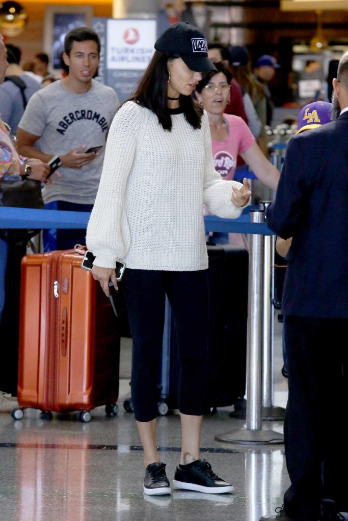 Adriana Lima Arrives at LAX Airport in Los Angeles-4