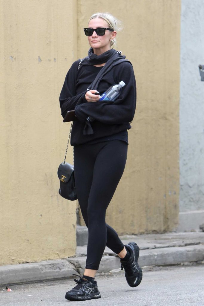 Ashlee Simpson Leaves a Gym in Studio City-1
