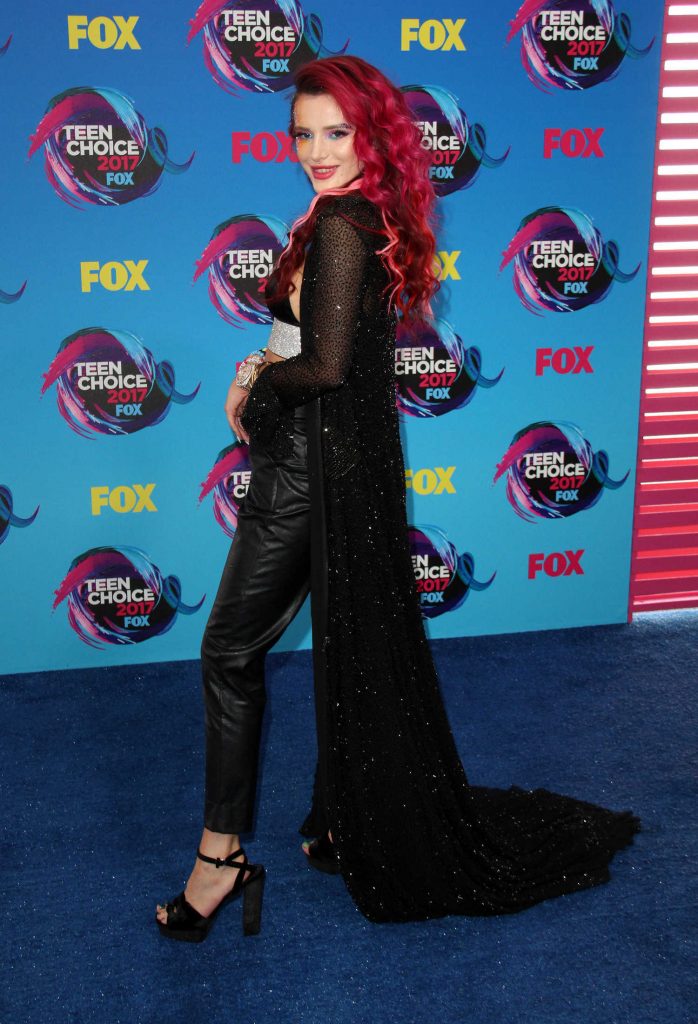 Bella Thorne at 2017 Teen Choice Awards in Los Angeles-2