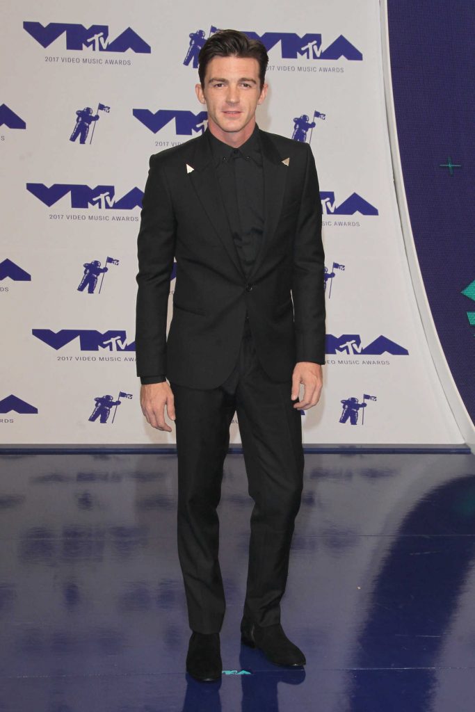 Drake Bell at the 2017 MTV Video Music Awards in Los Angeles-1