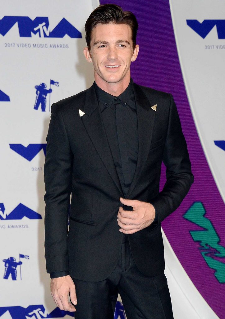 Drake Bell at the 2017 MTV Video Music Awards in Los Angeles-3