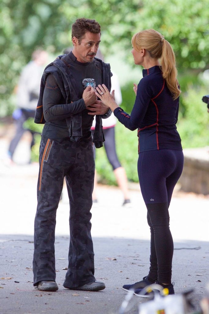 Gwyneth Paltrow Shares a Kiss on the Set of Avengers 4 in Fayetteville-2