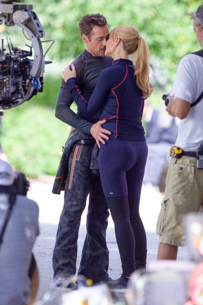 Gwyneth Paltrow Shares a Kiss on the Set of Avengers 4 in Fayetteville-4