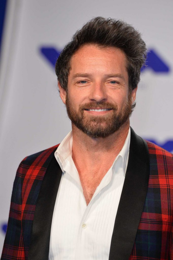 Ian Bohen at the 2017 MTV Video Music Awards in Los Angeles-2