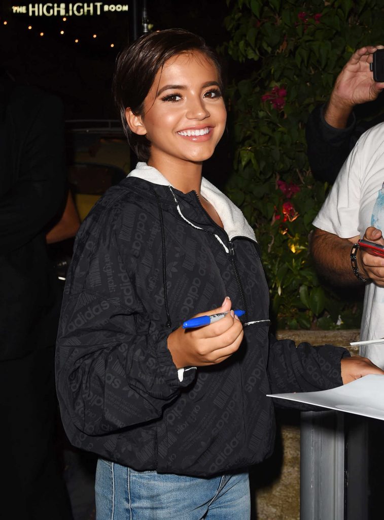 Isabela Moner Arrives at the 2017 Republic Records VMA After Party in LA-4