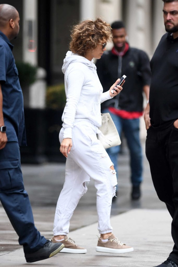 Jennifer Lopez Arrives on the Set of Shades of Blue in New York City-1