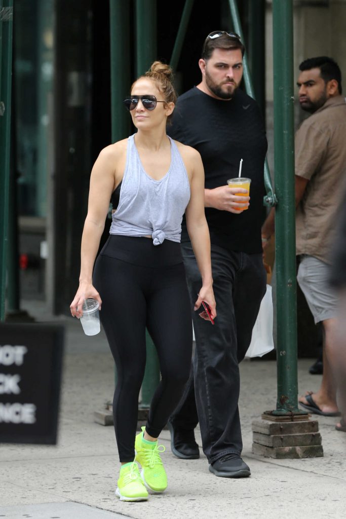 Jennifer Lopez Heads Home From the Gym in NYC-2