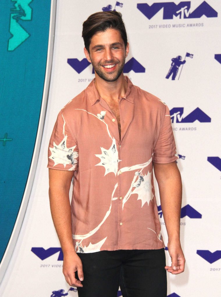 Josh Peck at the 2017 MTV Video Music Awards in Los Angeles-3