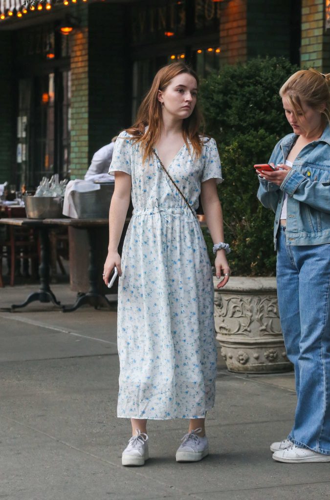 Kaitlyn Dever Waiting for a Taxi in NYC-2