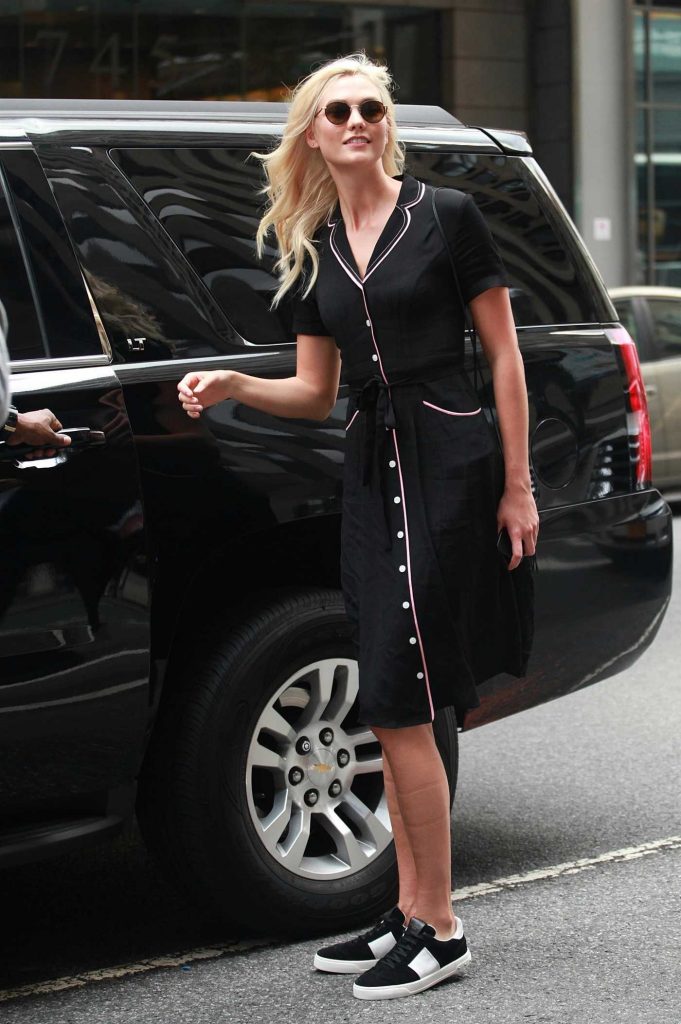 Karlie Kloss Steps Out in NYC-4