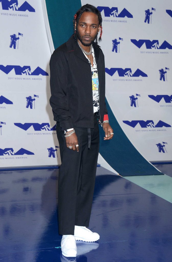 Kendrick Lamar at the 2017 MTV Video Music Awards in Los Angeles-1
