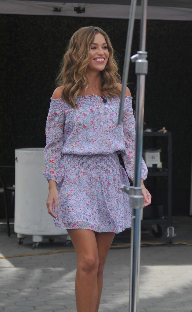 Lili Simmons at the Universal City Walk to Tape Extra in LA-3