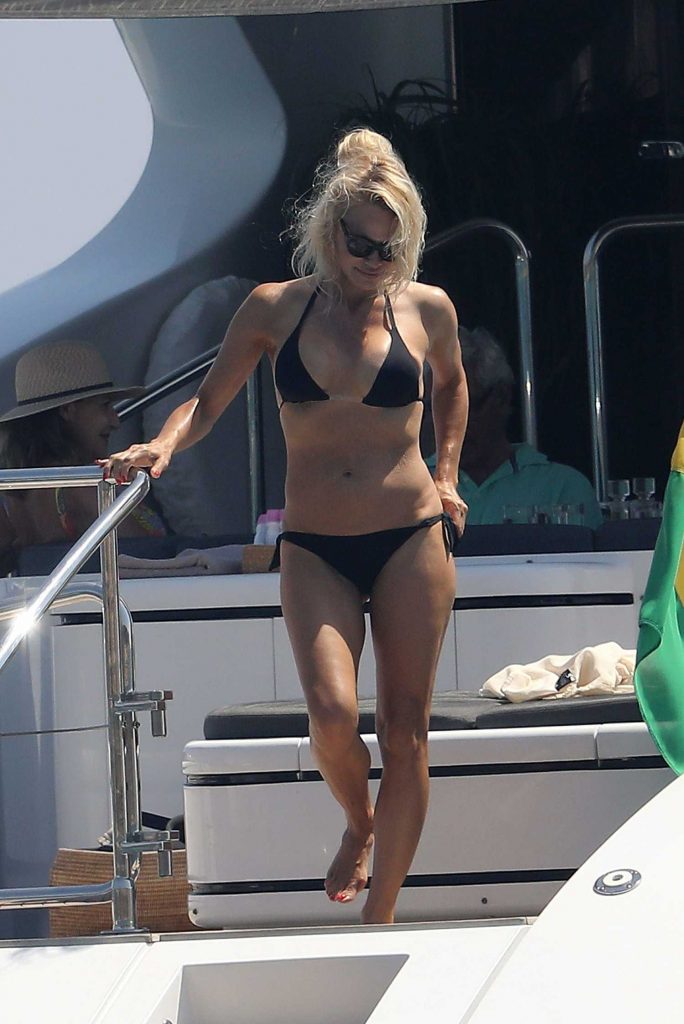 Pamela Anderson Wears a Black Bikini on a Yacht in the French Riviera-1