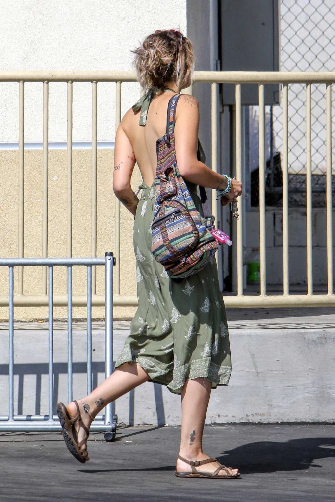 Paris Jackson Makes a Stop at a Gas Station in Malibu-4