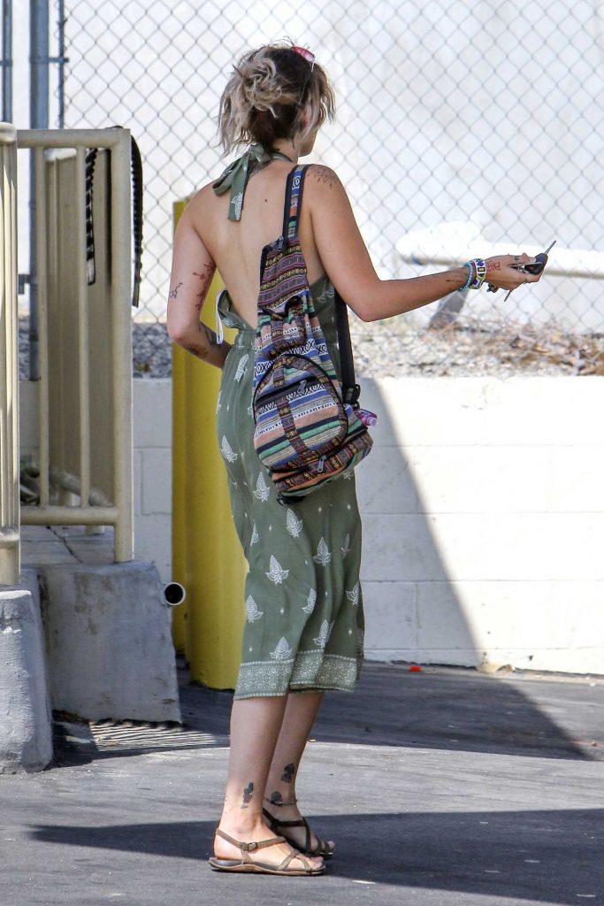 Paris Jackson Makes a Stop at a Gas Station in Malibu-5