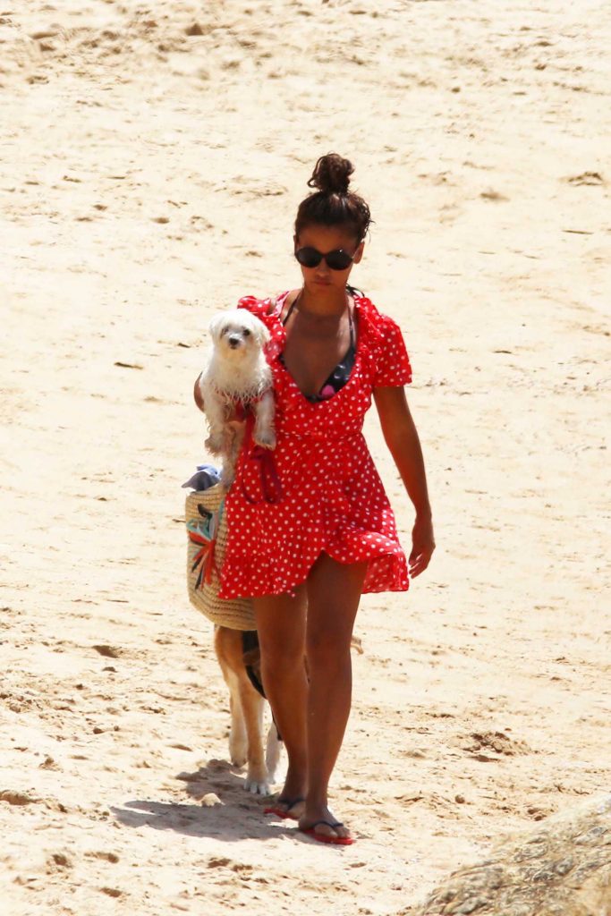 Penelope Cruz Was Seen at the Beach in Cadiz-2