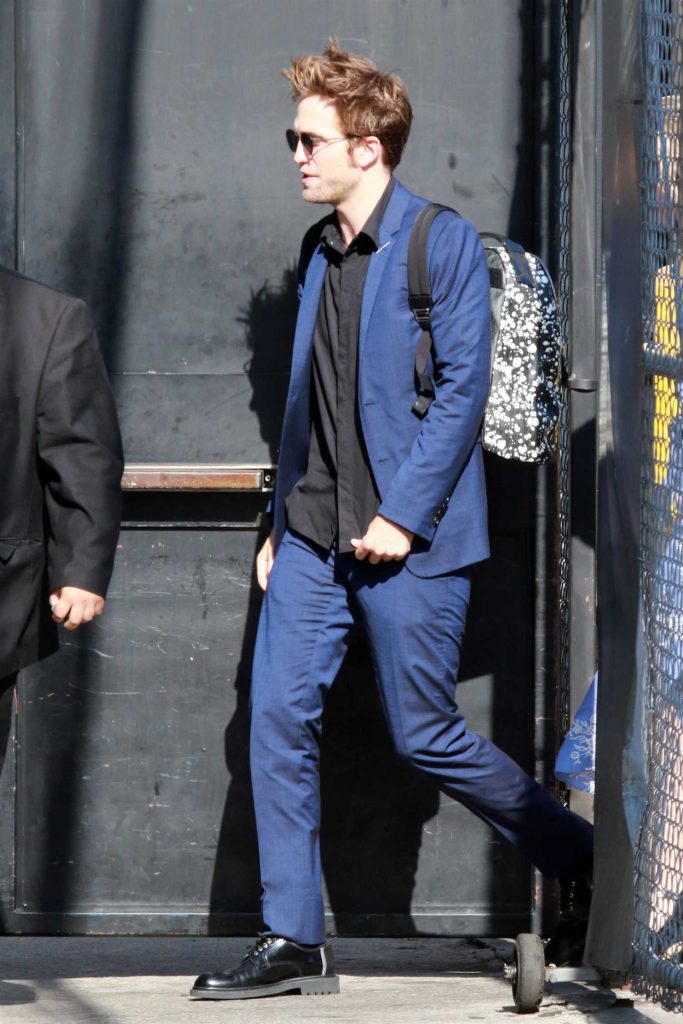 Robert Pattinson Arrives at Jimmy Kimmel Live in Hollywood-5