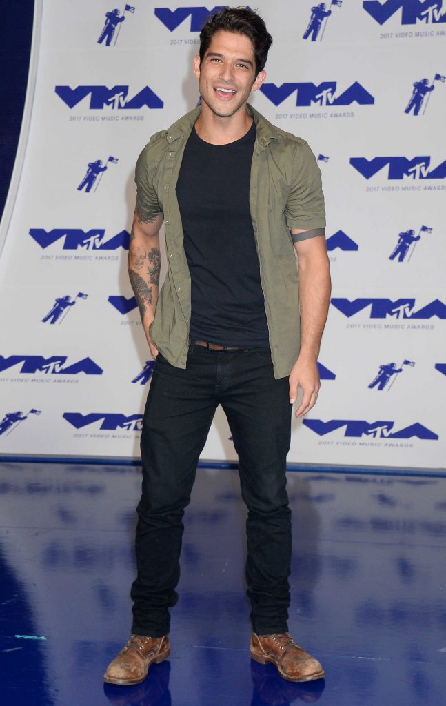 Tyler Posey at the 2017 MTV Video Music Awards in Los Angeles-1