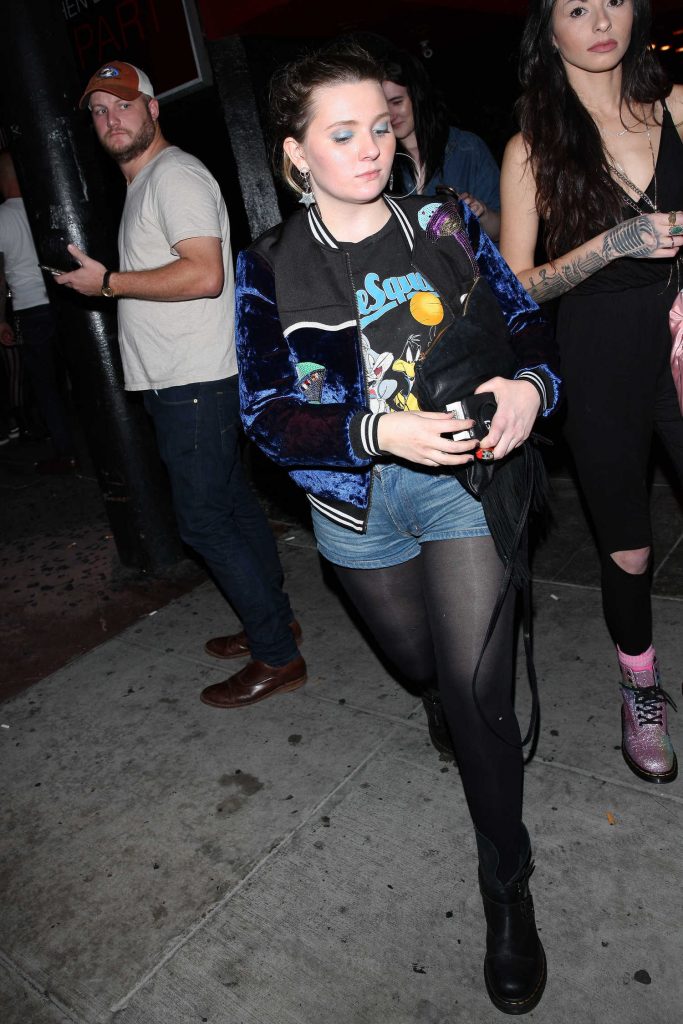 Abigail Breslin Attends a Concert Held at the Roxy Theatre in LA-2