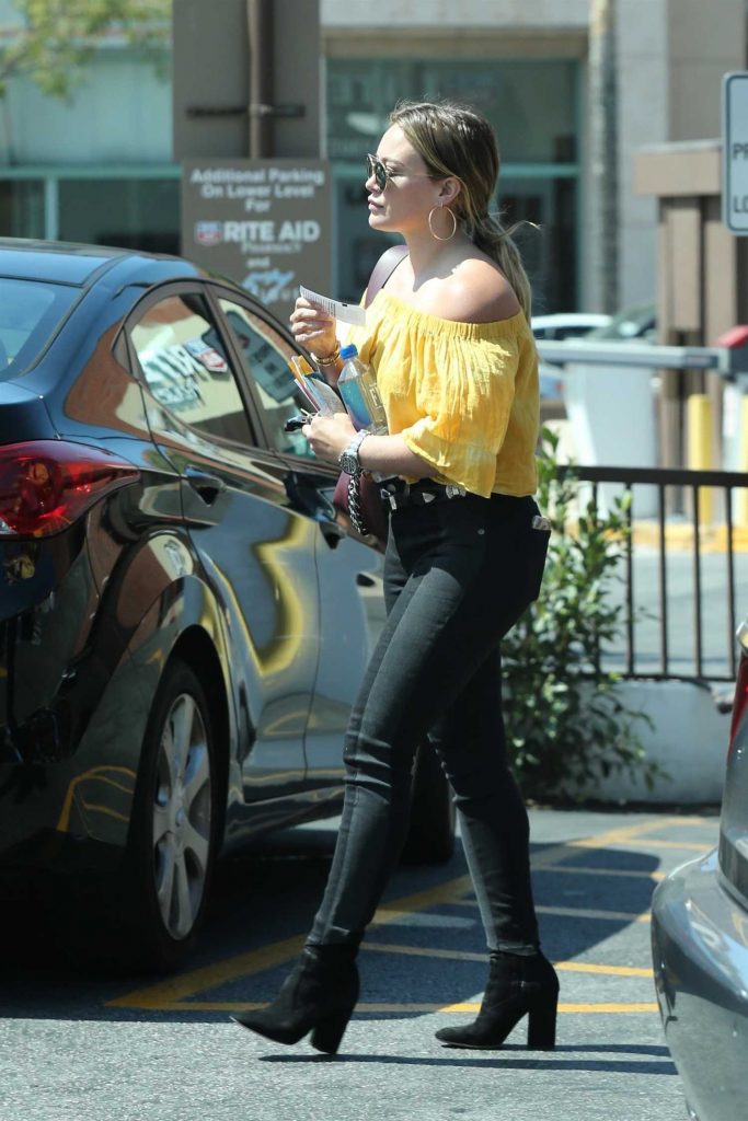 Hilary Duff Visits a Dermatologist in Beverly Hills-5