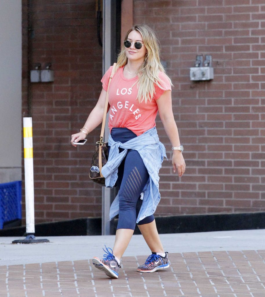 Hilary Duff Visits a Medical Building in Beverly Hills-4