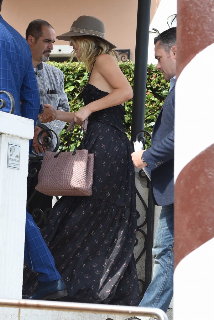 Jennifer Lawrence Arrives at Venice Airport-5