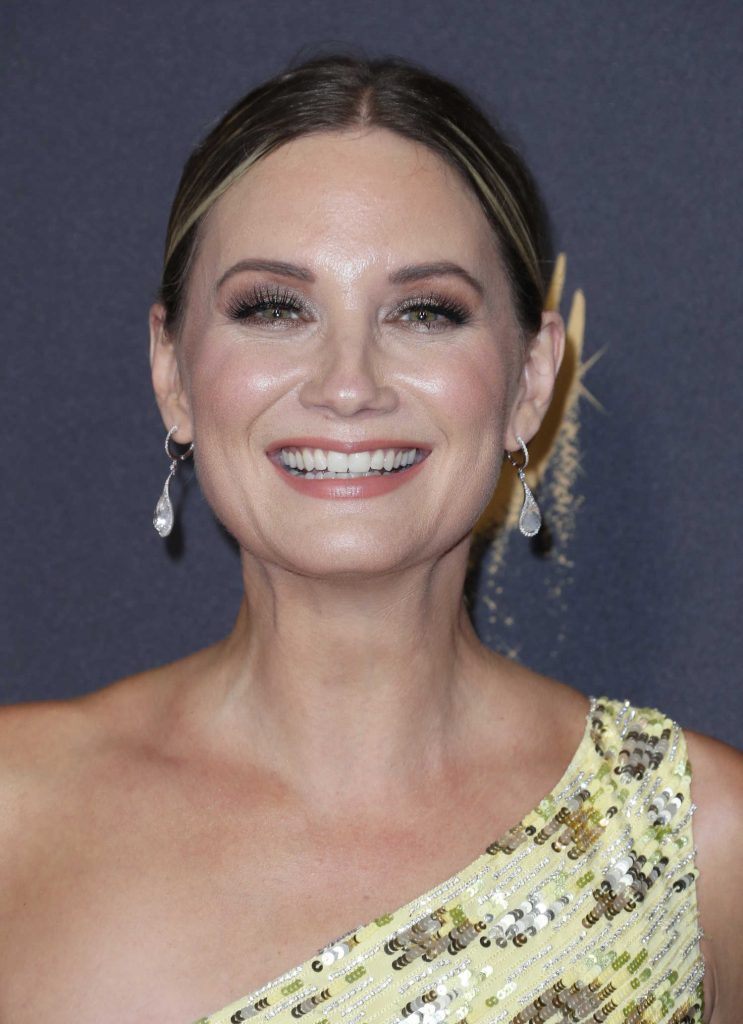 Jennifer Nettles at the 69th Annual Primetime Emmy Awards in Los Angeles-5