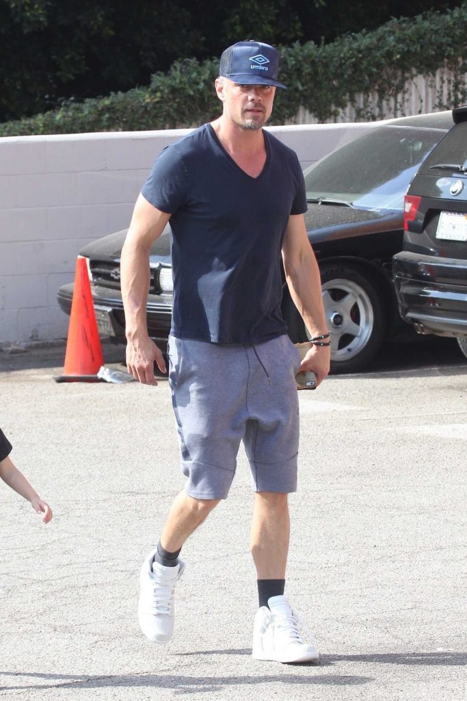 Josh Duhamel With His Son Outside the Early Word Cafe in Brentwood-1