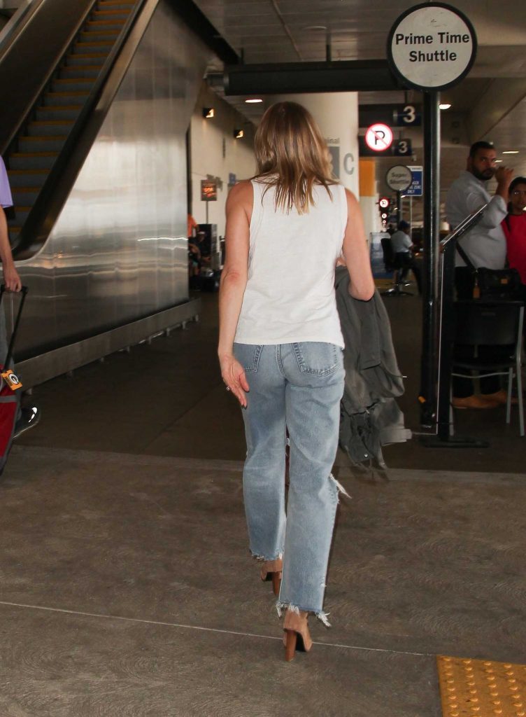 LeAnn Rimes at LAX Airport in LA-4